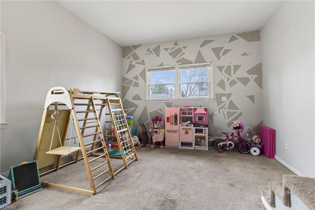 264 Exeter RD, Newport News, VA 23602