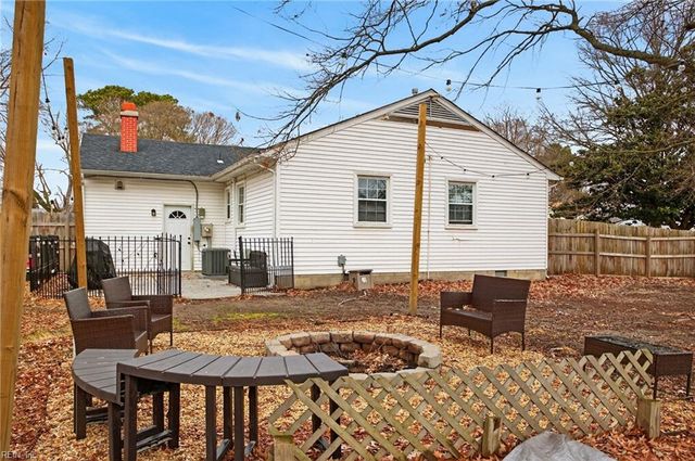 264 Exeter RD, Newport News, VA 23602