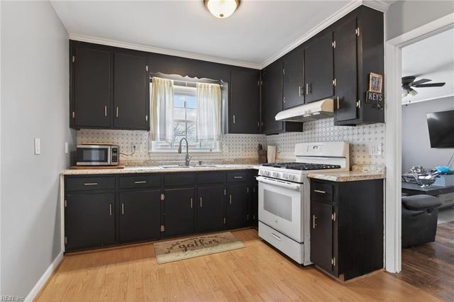 264 Exeter RD, Newport News, VA 23602