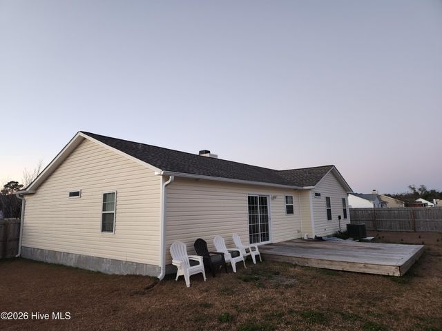 407 S Grazing Court, Sneads Ferry, NC 28460