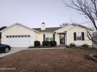 407 S Grazing Court, Sneads Ferry, NC 28460