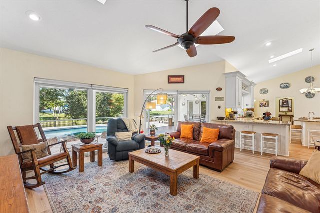 128 NW 110th Way, Coral Springs, FL 33071