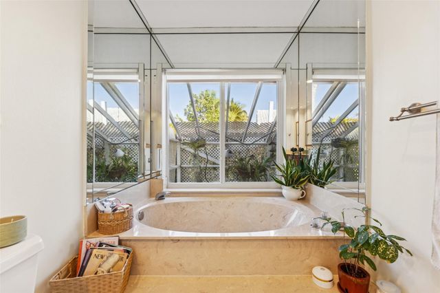 128 NW 110th Way, Coral Springs, FL 33071