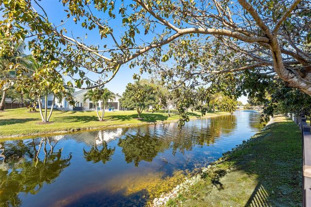 128 NW 110th Way, Coral Springs, FL 33071