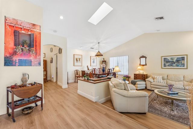 128 NW 110th Way, Coral Springs, FL 33071