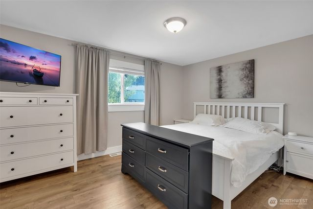 4911 SW 324th Place, Federal Way, WA 98023