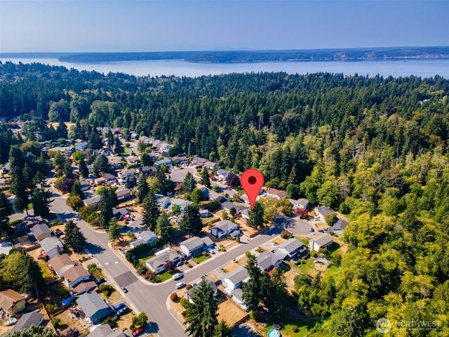 4911 SW 324th Place, Federal Way, WA 98023
