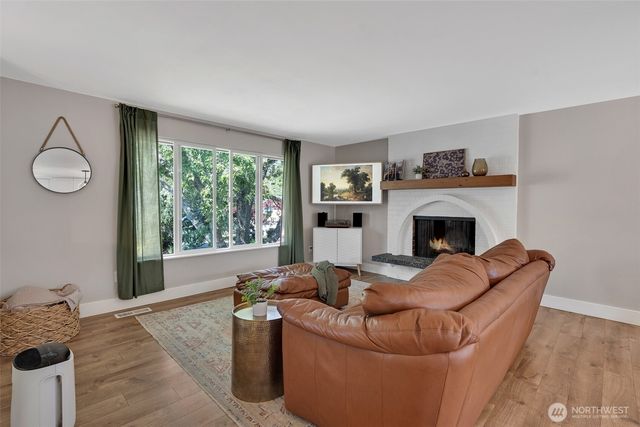 4911 SW 324th Place, Federal Way, WA 98023