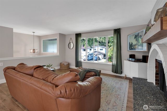 4911 SW 324th Place, Federal Way, WA 98023