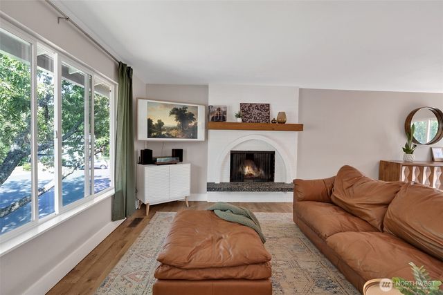 4911 SW 324th Place, Federal Way, WA 98023