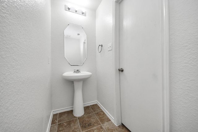 9967 Sterling Place Drive, Conroe, TX 77303