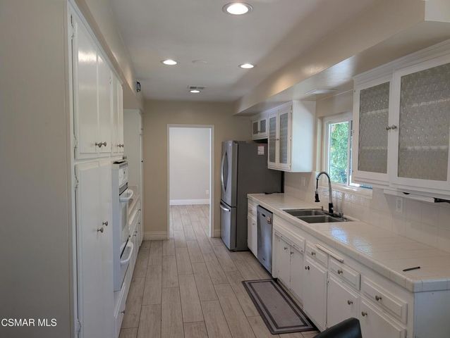 22525 Dardenne Street, Calabasas, CA 91302