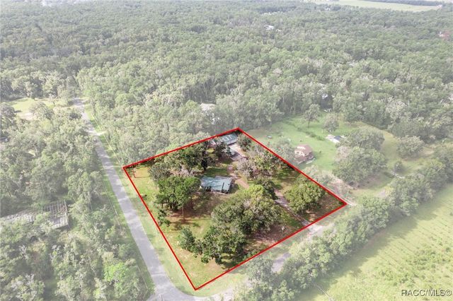 8738 E Clearview Street, Floral City, FL 34436