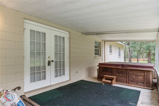 8738 E Clearview Street, Floral City, FL 34436