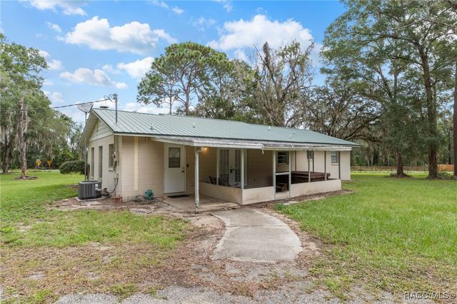 8738 E Clearview Street, Floral City, FL 34436
