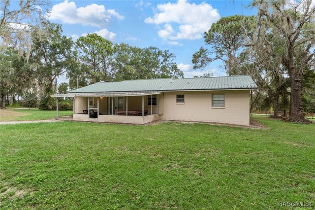 8738 E Clearview Street, Floral City, FL 34436