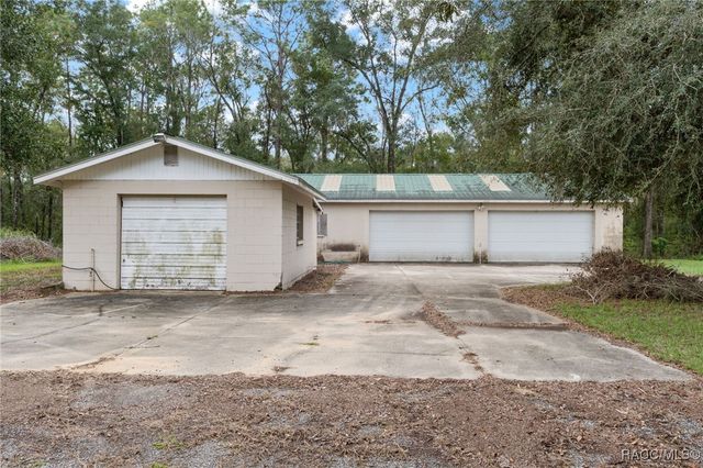 8738 E Clearview Street, Floral City, FL 34436