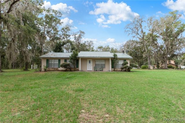 8738 E Clearview Street, Floral City, FL 34436