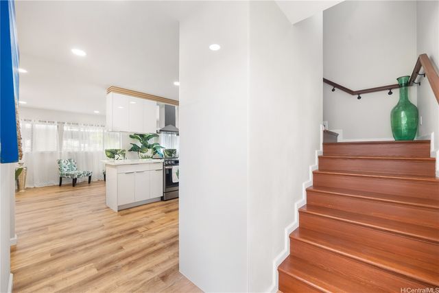 1812 Waiola Street A, Honolulu, HI 96826