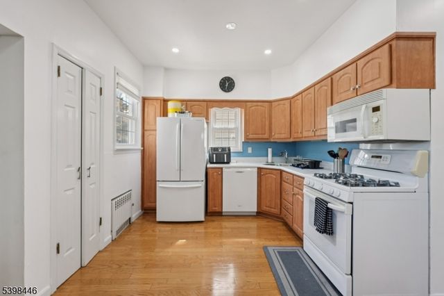 471 Harding Ave, Lyndhurst Twp., NJ 07071