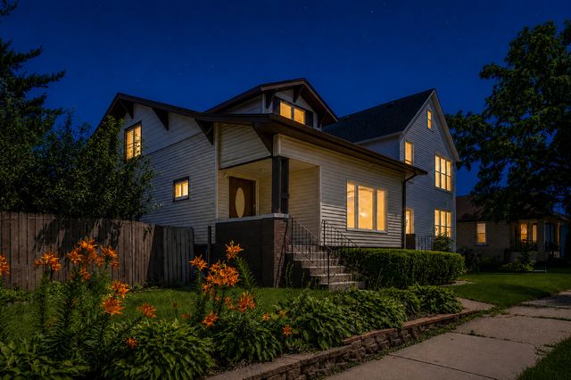 5441 S 74th Avenue, Summit, IL 60501