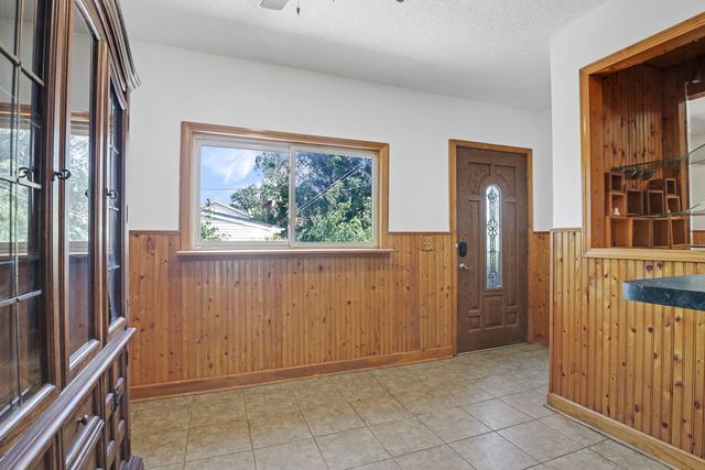5441 S 74th Avenue, Summit, IL 60501