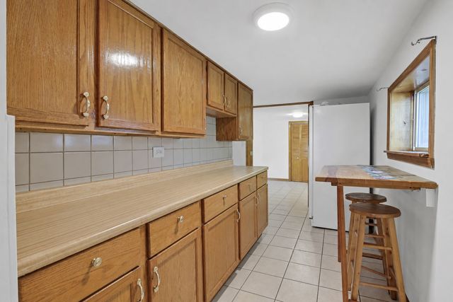 5441 S 74th Avenue, Summit, IL 60501