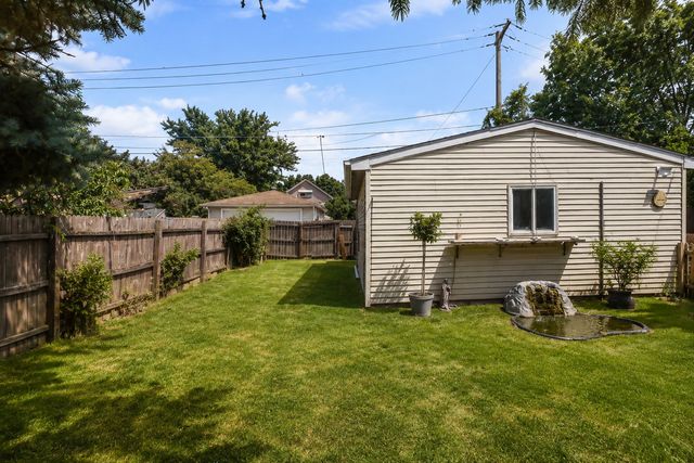 5441 S 74th Avenue, Summit, IL 60501