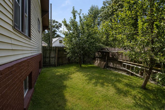 5441 S 74th Avenue, Summit, IL 60501