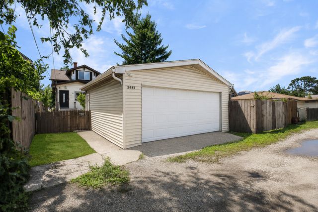 5441 S 74th Avenue, Summit, IL 60501