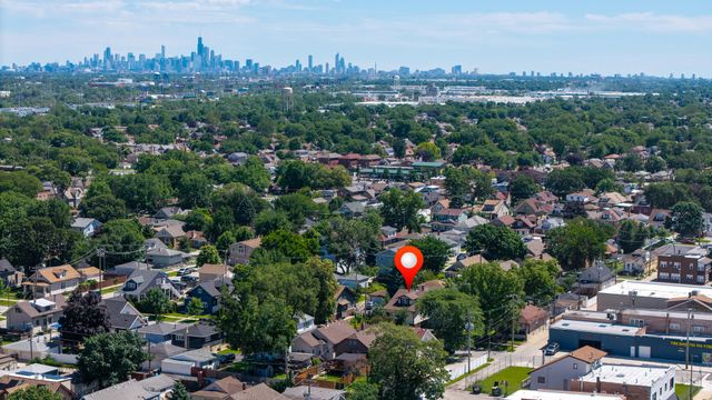 5441 S 74th Avenue, Summit, IL 60501