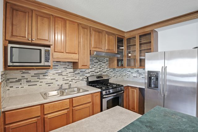 5441 S 74th Avenue, Summit, IL 60501