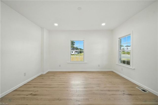 913 E Washington ST, Suffolk, VA 23434