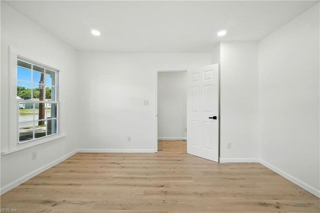 913 E Washington ST, Suffolk, VA 23434