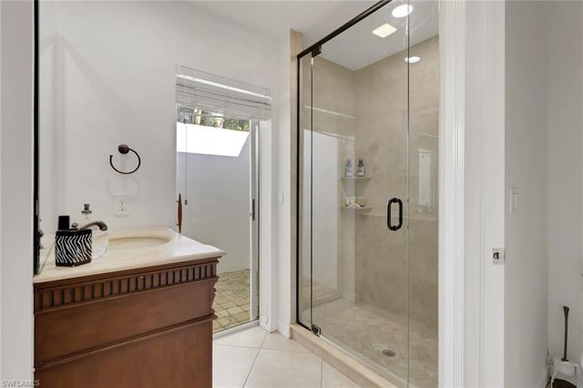 2562 SW 27th PL, Cape Coral, FL 33914