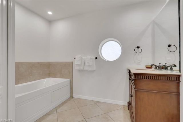 2562 SW 27th PL, Cape Coral, FL 33914