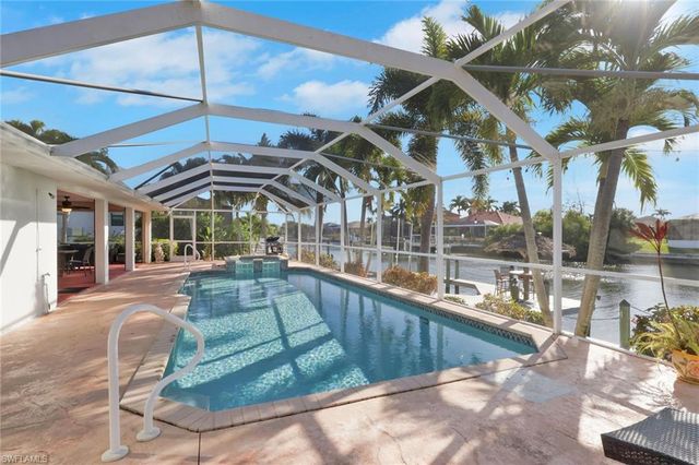 2562 SW 27th PL, Cape Coral, FL 33914