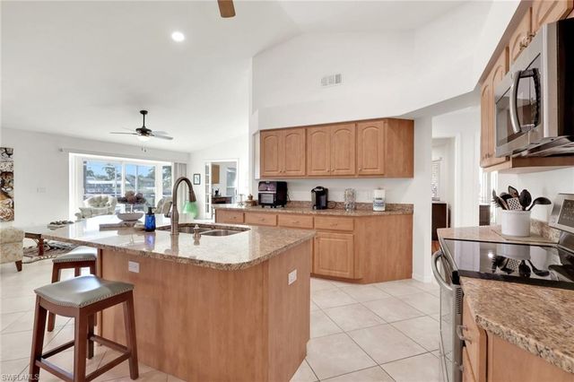 2562 SW 27th PL, Cape Coral, FL 33914