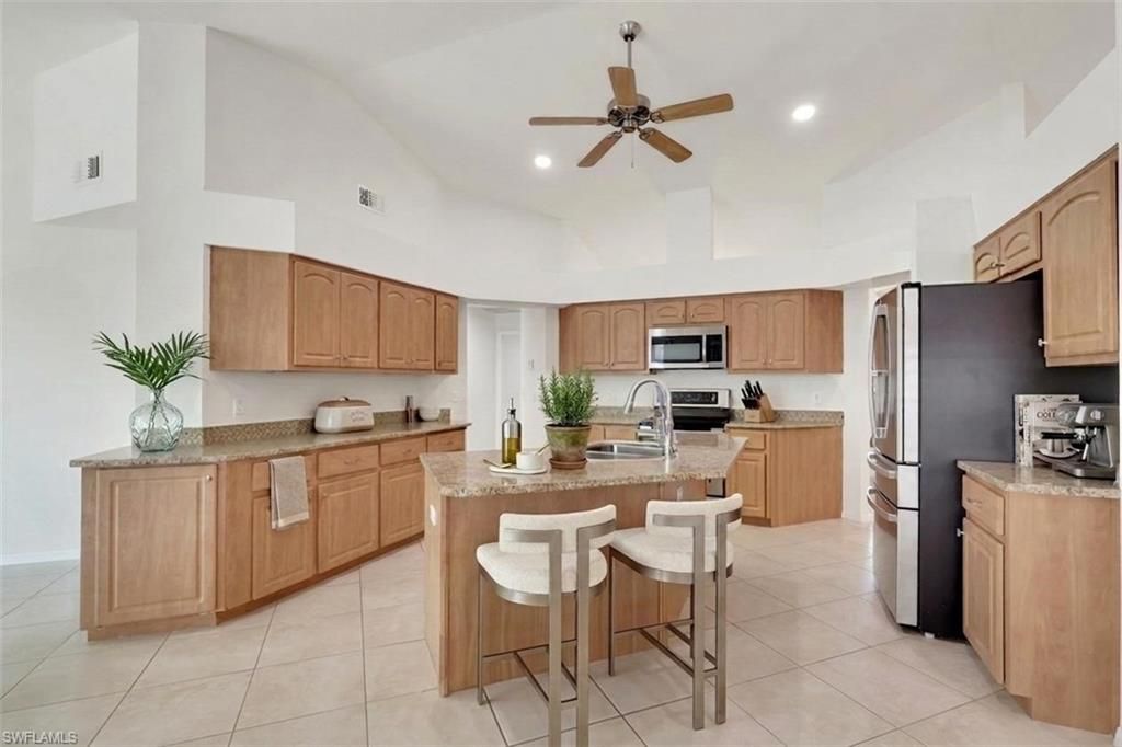 2562 SW 27th PL, CAPE CORAL, FL 33914 — photo 4