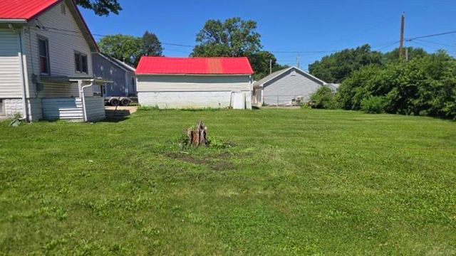 1821 E Ridgeway Avenue, Waterloo, IA 50702