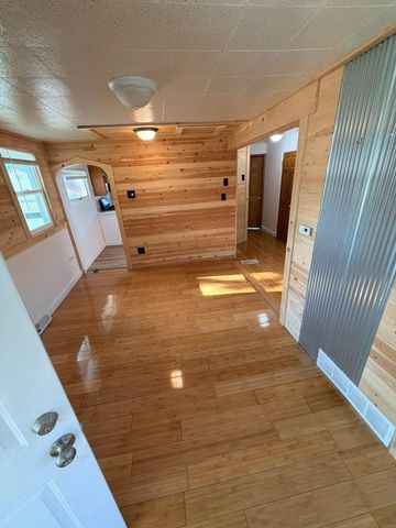 1821 E Ridgeway Avenue, Waterloo, IA 50702