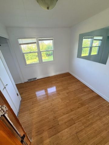 1821 E Ridgeway Avenue, Waterloo, IA 50702