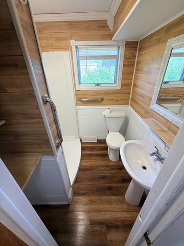 1821 E Ridgeway Avenue, Waterloo, IA 50702