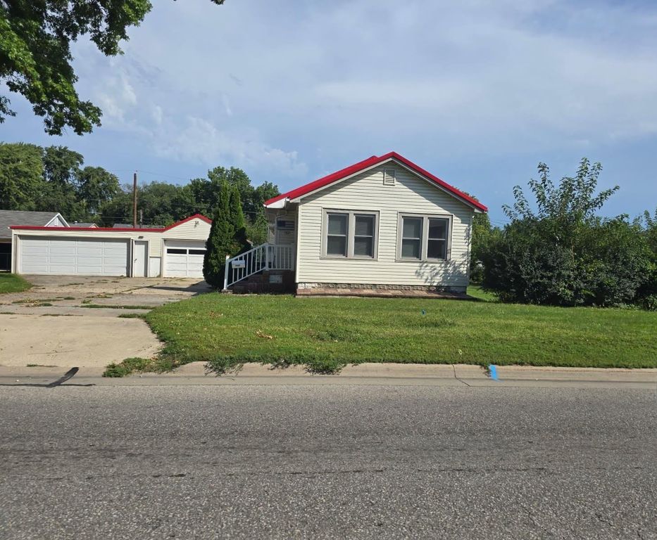 1821 E Ridgeway Avenue, Waterloo, IA 50702