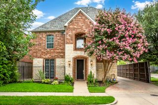 5000 Mission Avenue, Dallas, TX 75206