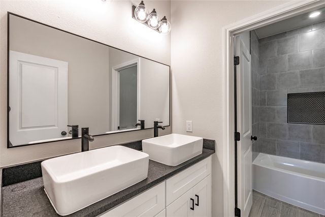 2825 Steepleridge Circle, Granbury, TX 76048