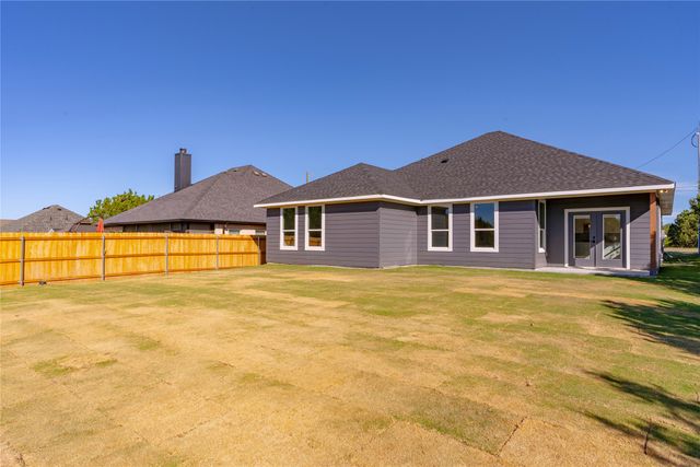 2825 Steepleridge Circle, Granbury, TX 76048