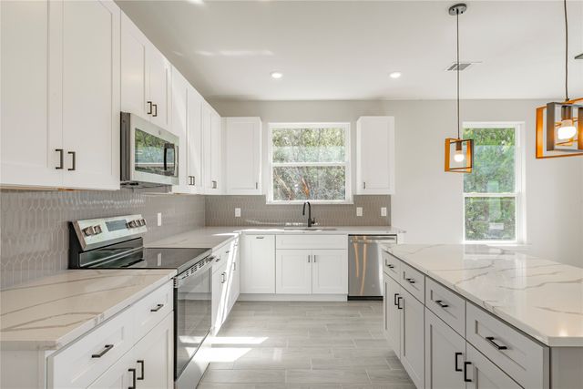 2825 Steepleridge Circle, Granbury, TX 76048