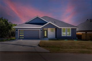 2825 Steepleridge Circle, Granbury, TX 76048
