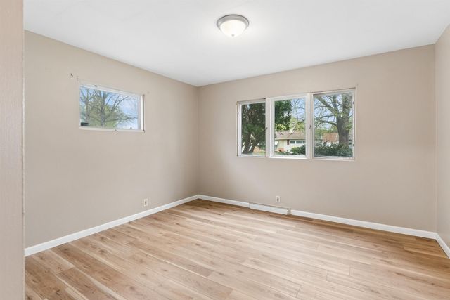 914 Loretta Avenue, Waterloo, IA 50702